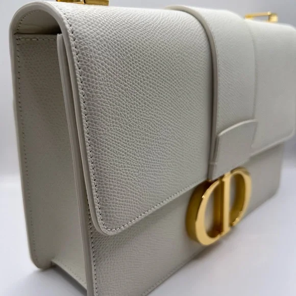 Dior 30 Montaigne - Picture 2 of 16